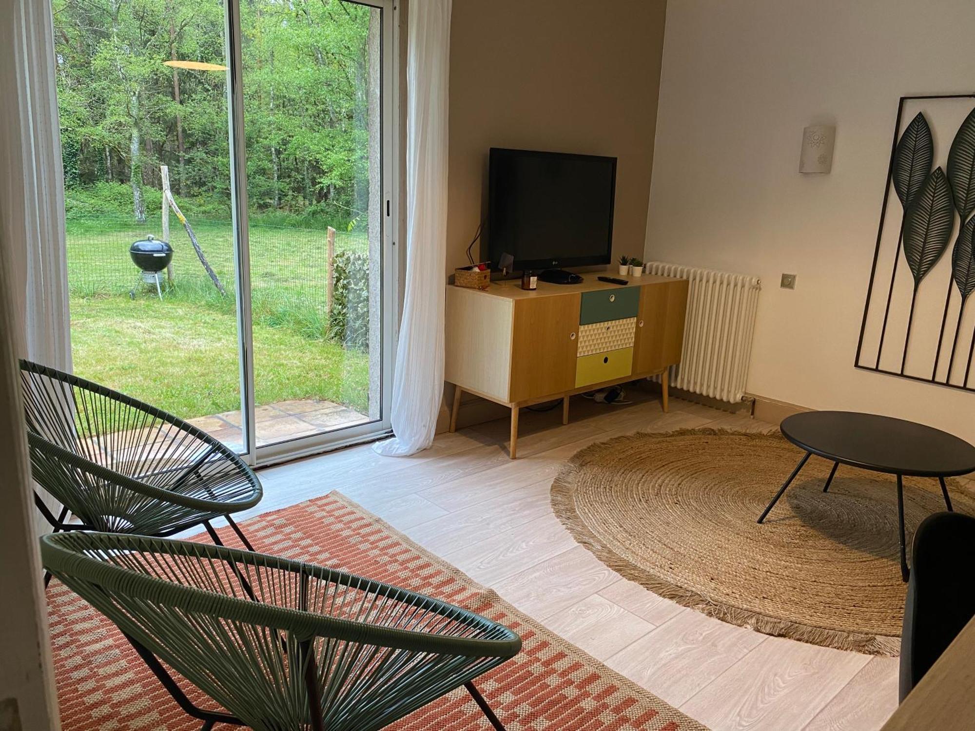 logement avec accès piscine Chaumont-sur-Tharonne Esterno foto